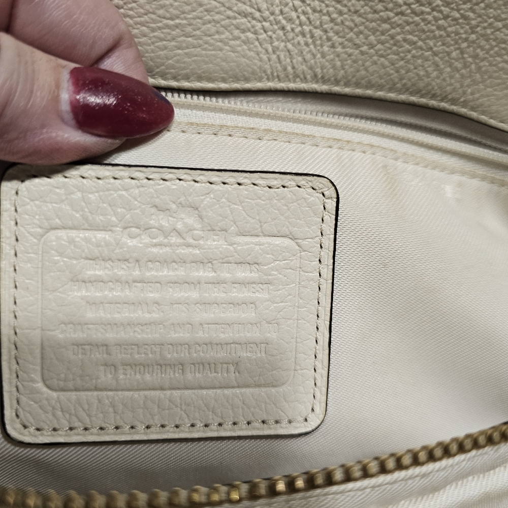 Purse - Picture 2 of 5